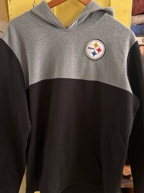 Pittsburgh Steeler NFL Two-Tone Gray and Black Hooded Sweatshirt